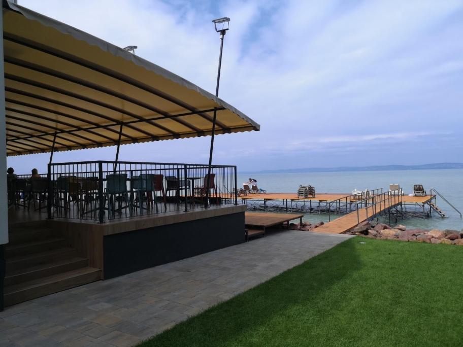 Bed and Breakfast Dalma Panzio Balatonvilágos Esterno foto